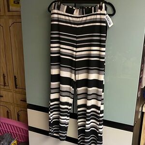 Striped Black and White Women's Strech Pants. NWT Size large….8